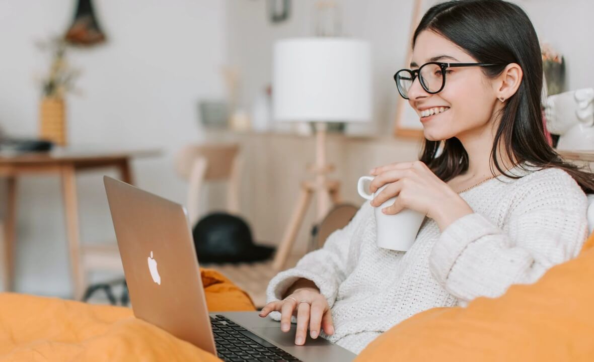 lady-on-laptop.jpg